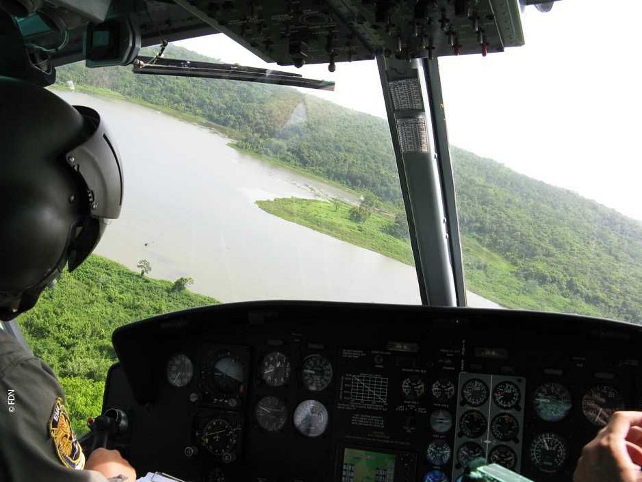 Kontrollflug Überflug Regenwald ©FDN