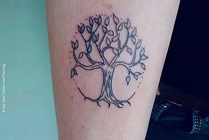 Mit dem Tattoo #myowntreeoflife von „My Own Tattoo und Piercing“ wurden Spenden für OroVerde – Die Tropenwaldstiftung gesammelt © My Own Tattoo und Piercing
