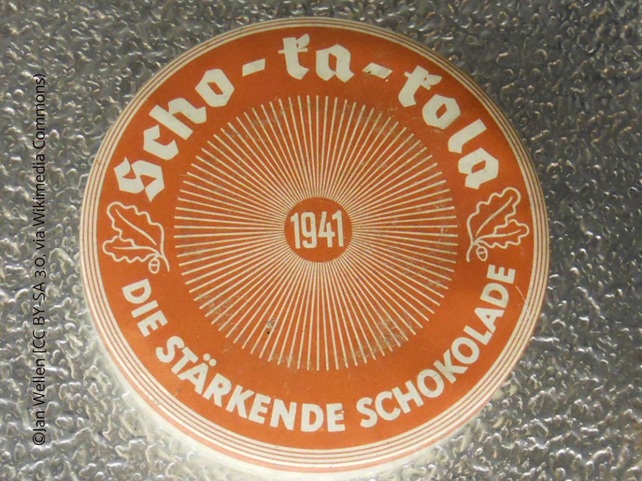 Stärkungsmittel Scho-Ka-Kola © Jan Wellen, CC BY-SA 3.0, via Wikimedia Commons