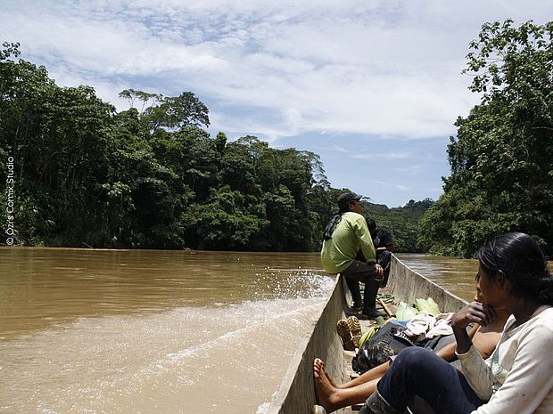 Flussfahrt in Ecuador ©Özi's Comix Studio