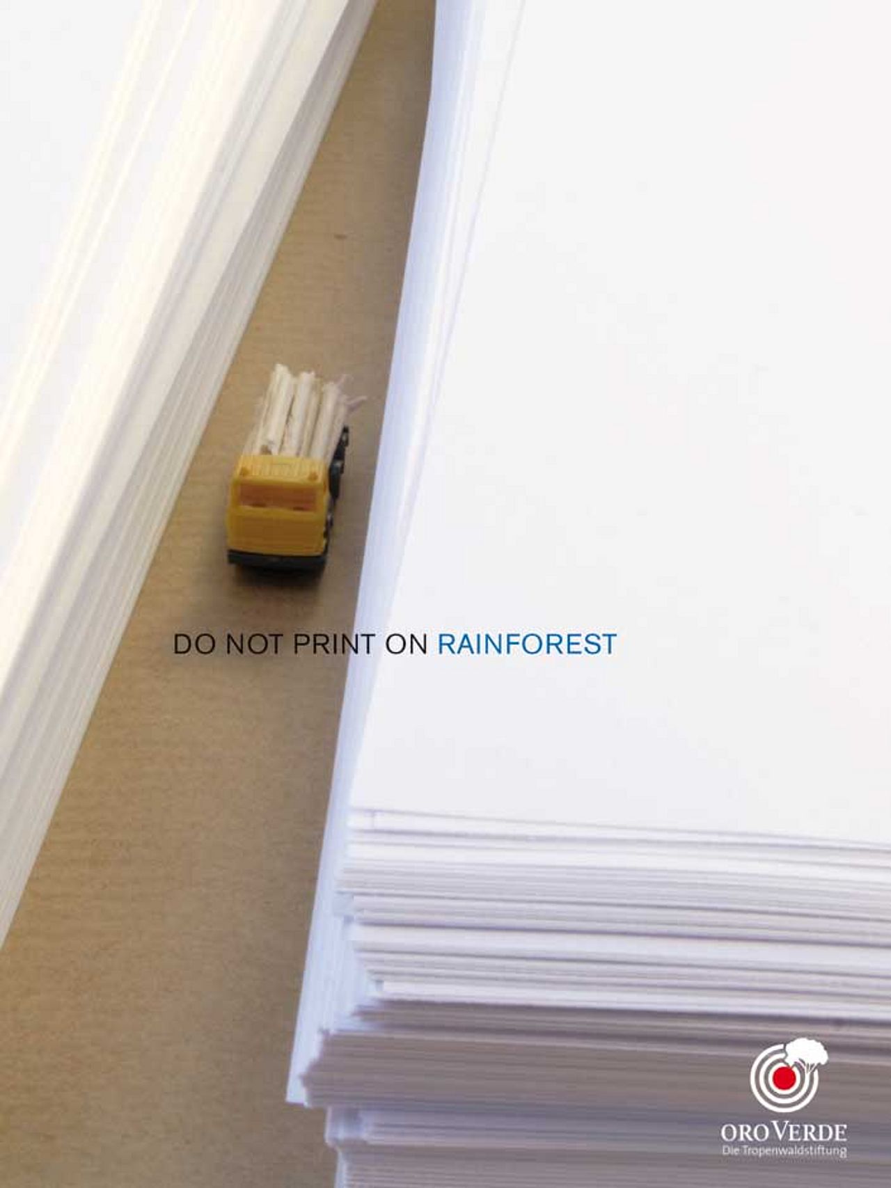 Papier als Ursache für Regenwaldabholzung, Plakat im Rahmen des Schülerwettbewerbs "Geist ist geil"