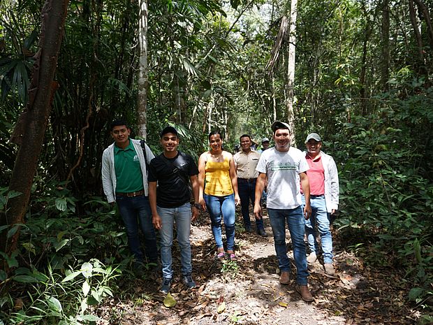 Jugendgruppe im Wald ©FDN - G. Espina