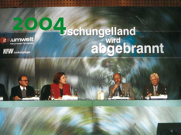 Informationsreihe mit ZDF über die Zerstörung des Regenwaldes. Heidemarie Wieczorek-Zeul und Prof. Dr. Manfred Niekisch von OroVerde mit Vertreter des ZDF.