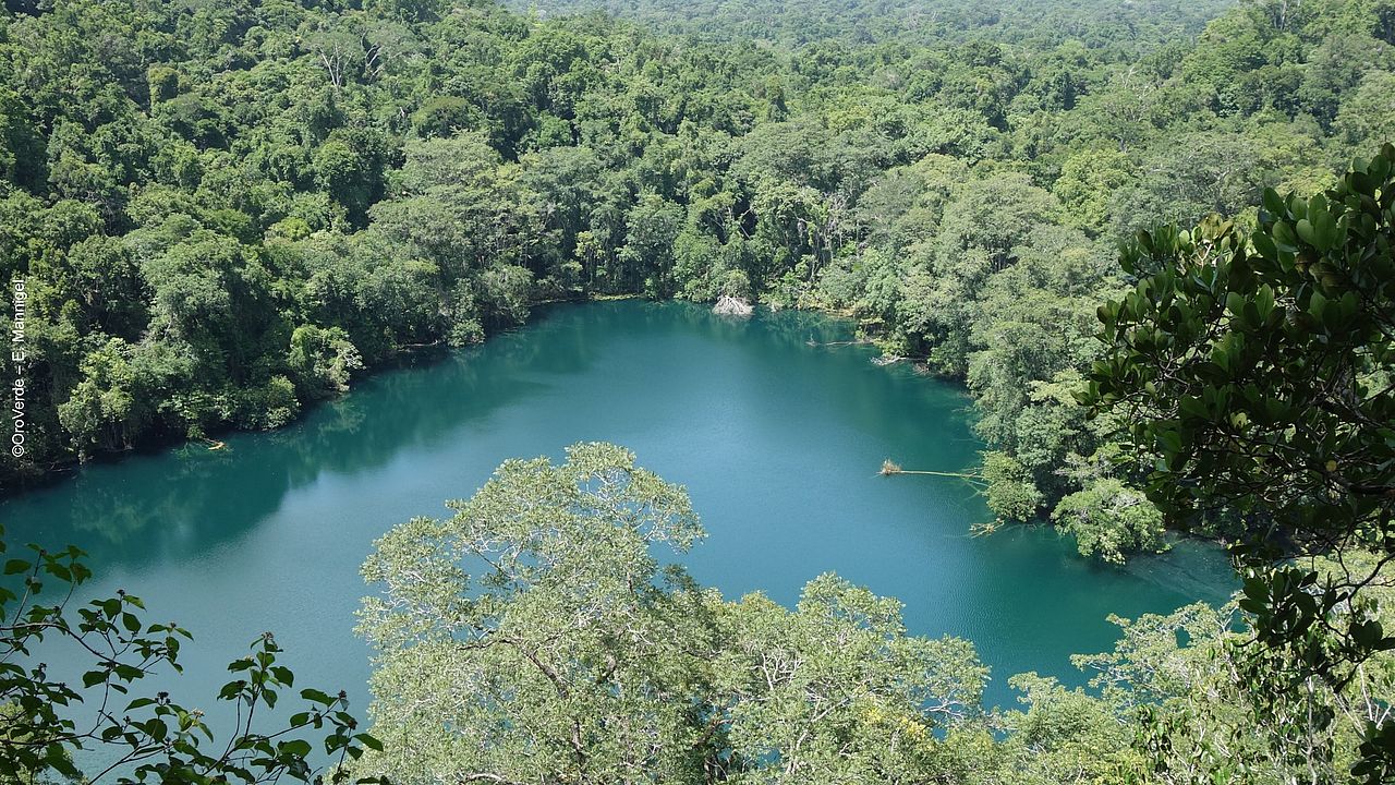 Türkiser See in Guatemala 