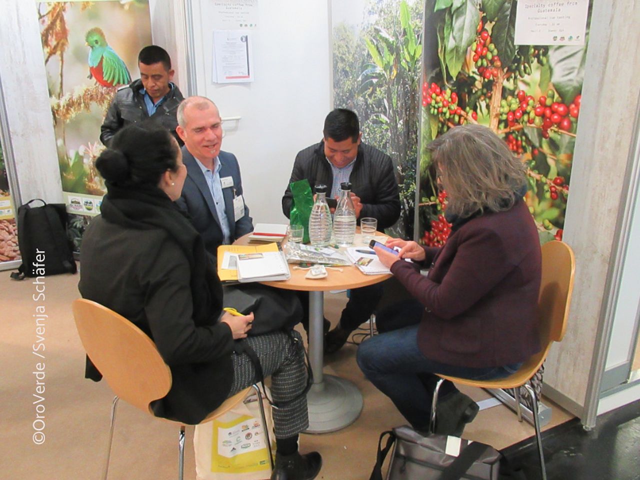 WaldGewinn Team auf einer Messe ©Svenja Schäfer