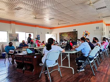 Bei einem Workshop zur Abfallwirtschaft im Golf von Fonseca werden Lösungen für das Abfallmanagement in der Mangroven-Region erarbeitet. © CODDEFFAGOLF