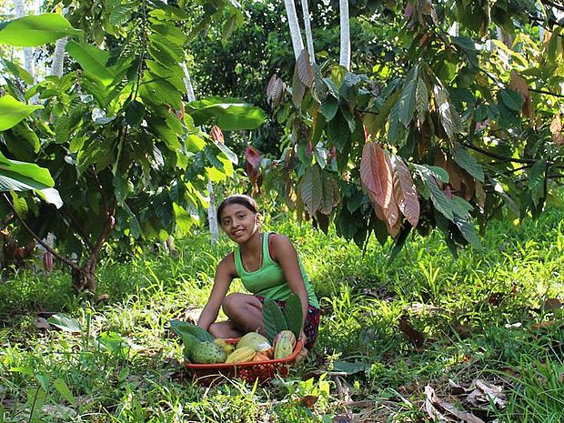Fairer Handel bedeutet für die Kakaobauern eine faire Bezahlung. Diese Kakaobäuerin hofft darauf. @M.Metz