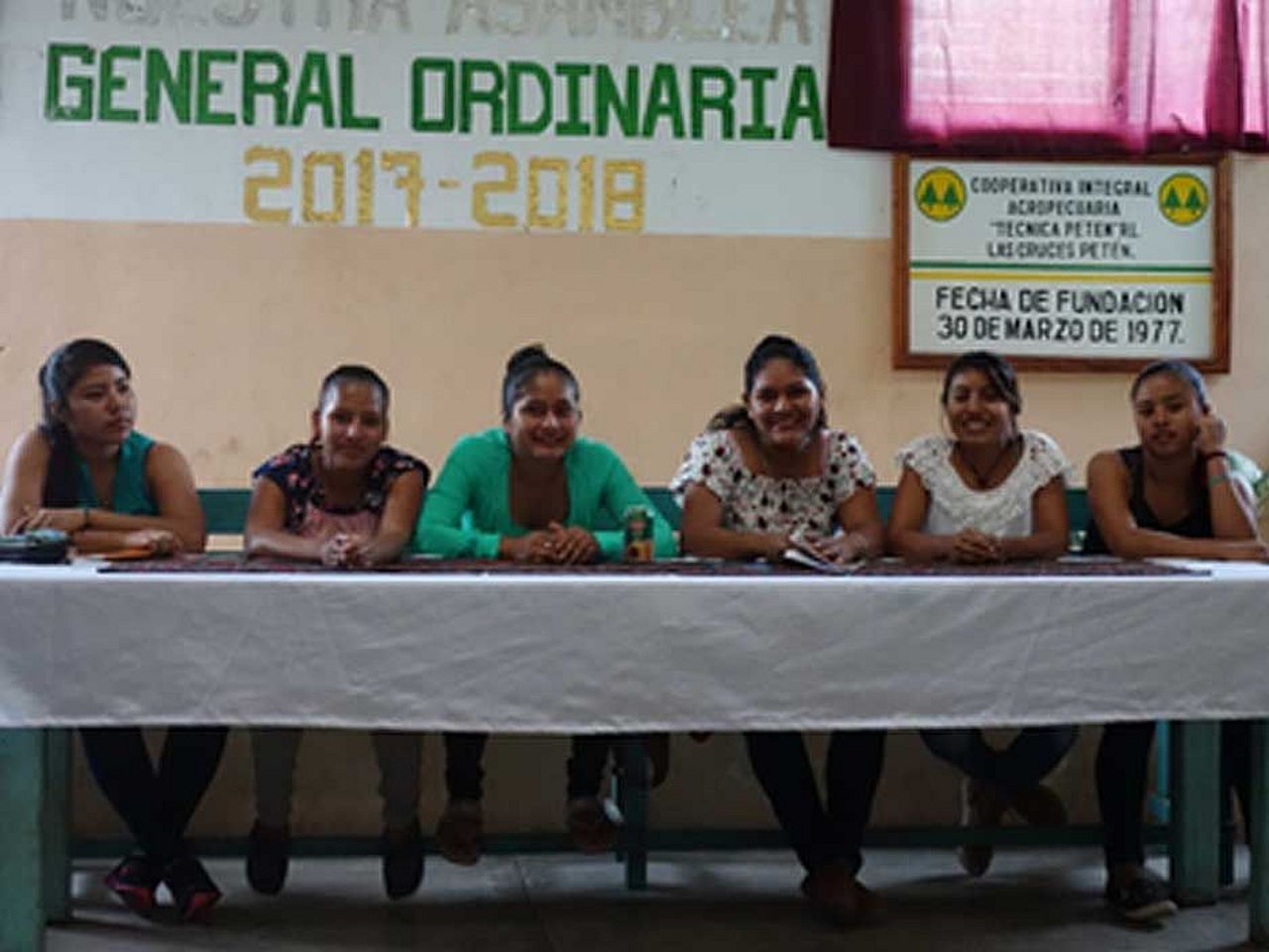 Frauen nehmen an Workshop zu den Themen Konfliktmanagement und Mediation, kulturelle und Umweltbildung teil ©FDN – R. Quiñonez