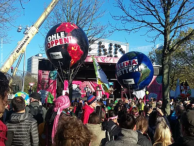 Werden Sie aktiv © OroVerde Durch Demos lässt sich etwas bewirken