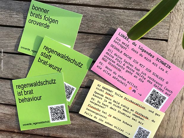 Die bunten Sticker der Guerilla-Kampagne 