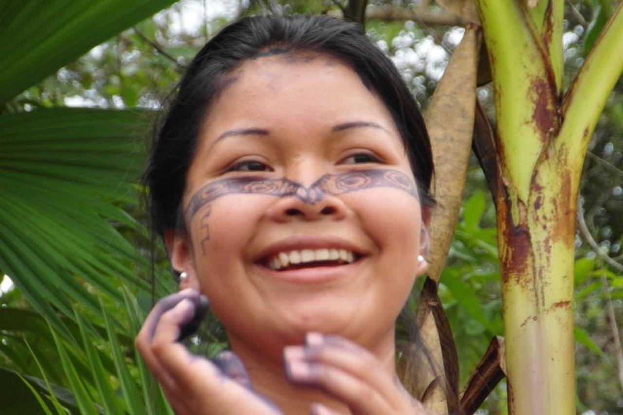 Indigene im Regenwald