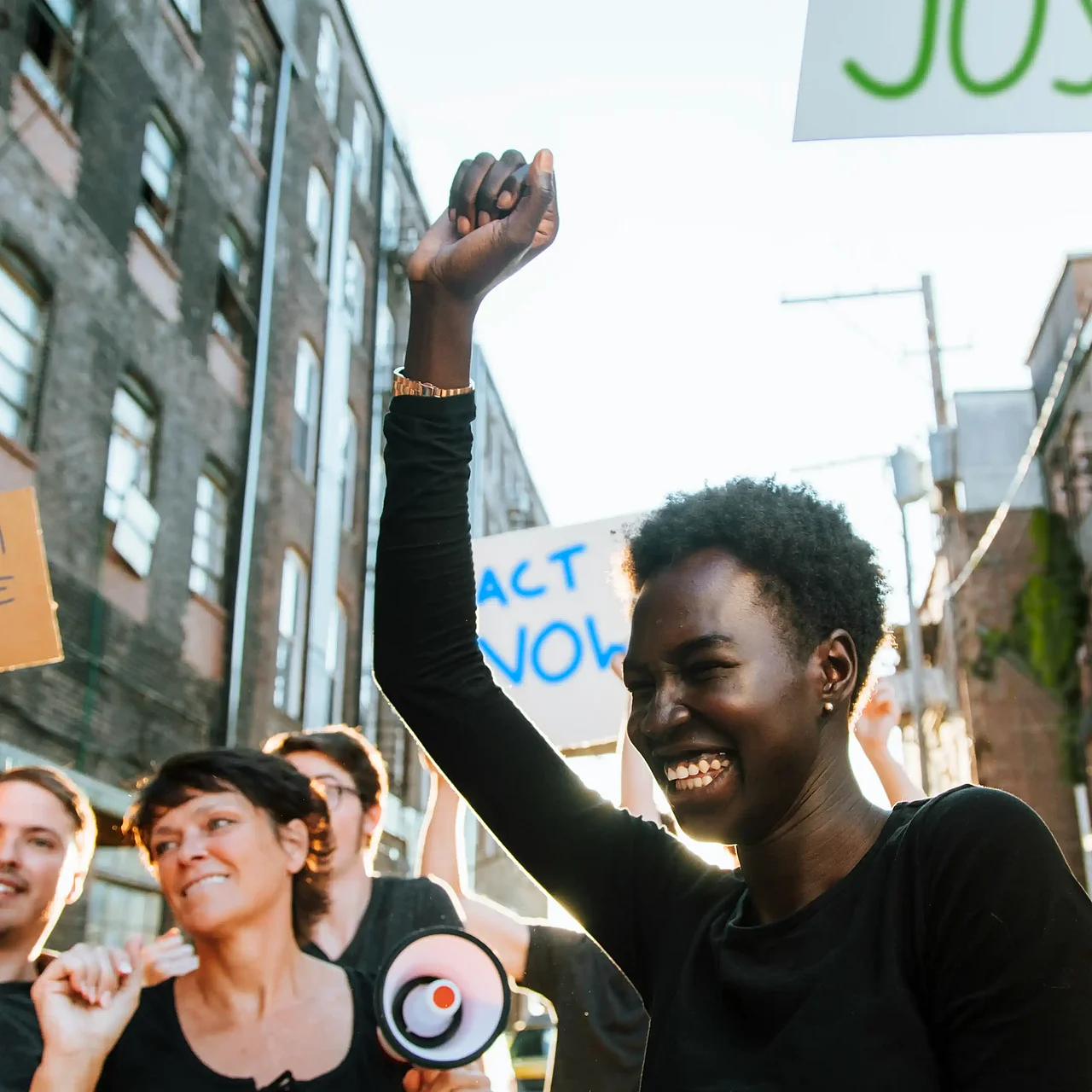 Protest für soziale Gerechtigkeit ©Unsplash Plus 