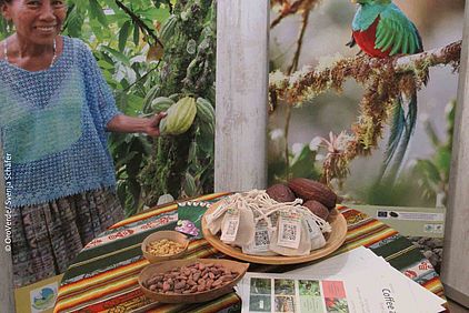 An einem eignen Messestand bot sich die Möglichkeit, die eigenen Produkte auszustellen und mit zahlreichen Menschen in Kontakt zu treten. ©OroVerde An einem eignen Messestand bot sich die Möglichkeit, die eigenen Produkte auszustellen und mit zahlreichen Menschen in Kontakt zu treten. ©OroVerde