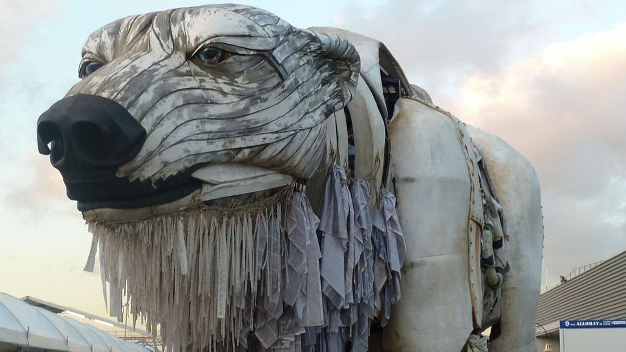 Ein selbstgebauter Eisbär bei der COP21