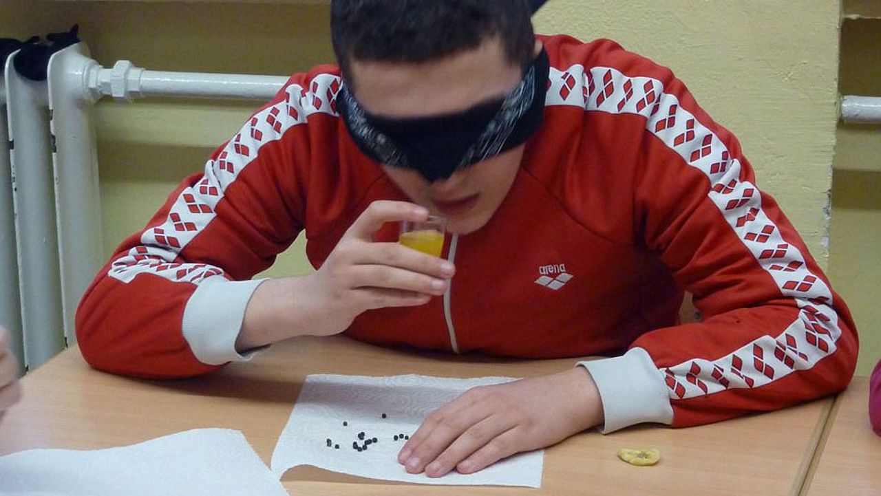 Geschmacktest im Kochprojekt ©OroVerde